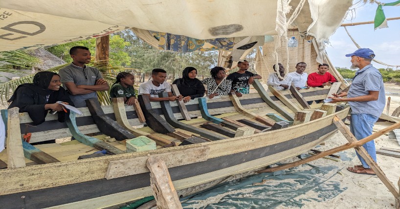 Solar-electric taxi boat sets sail in Kenya image