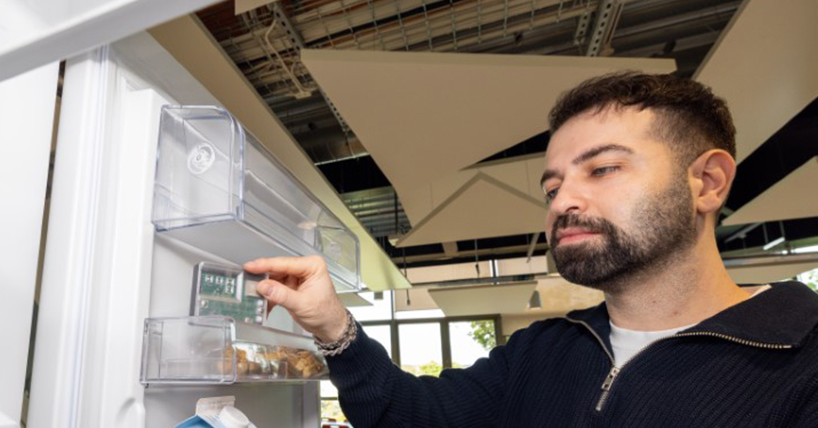 Dr Oktay Cetinkaya with a sensor unit uses AI to assess food freshness