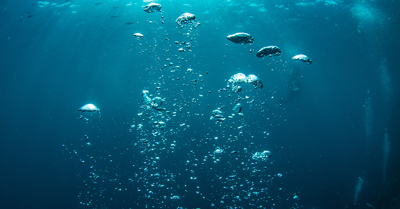 Ocean underwater air bubbles