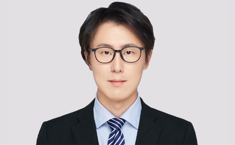 Headshot of MBA alumnus Nick Fang