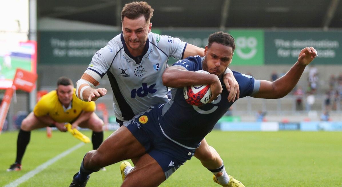 Obi Ene of Sale Sharks RUFC scoring a try 