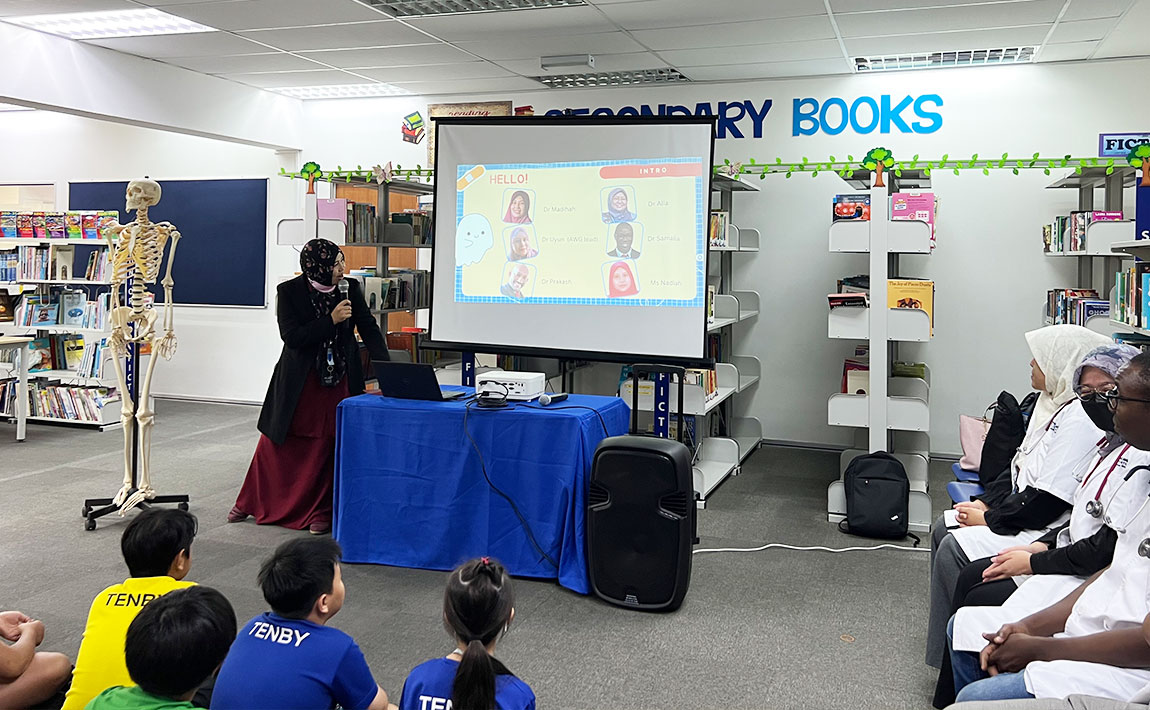 Dr Madihah presented her talk on How Can I Become a Medical Doctor?