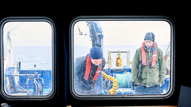 Acoustic signal processing research boat trip